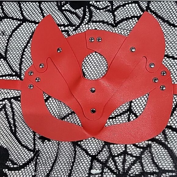 Red Faux Leather Mask Masquerade Lingerie Accessory Adjustable Strap - Picture 5 of 7